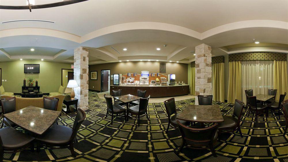 Holiday Inn Express & Suites Brady By Ihg Eksteriør billede