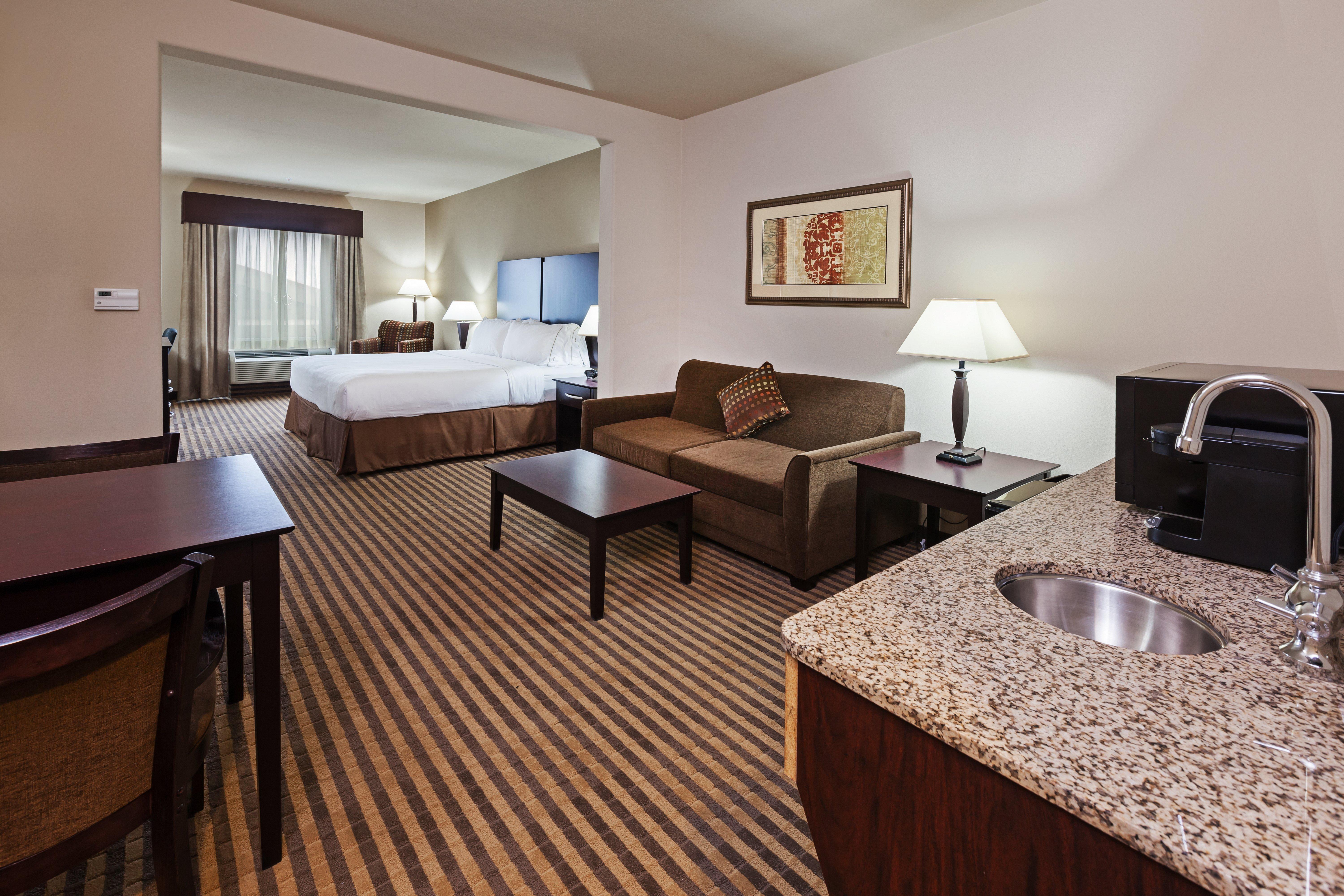 Holiday Inn Express & Suites Brady By Ihg Eksteriør billede