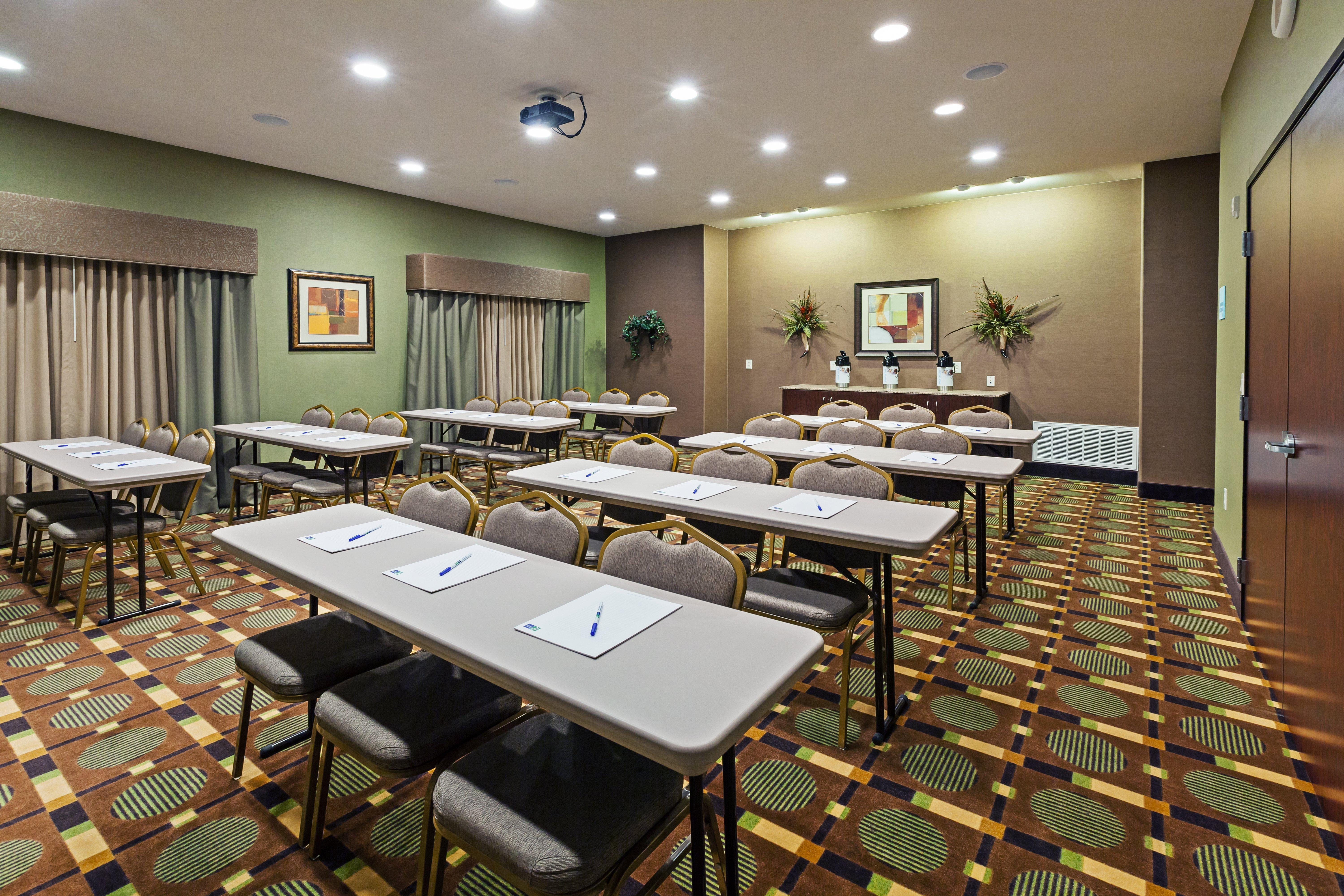 Holiday Inn Express & Suites Brady By Ihg Eksteriør billede
