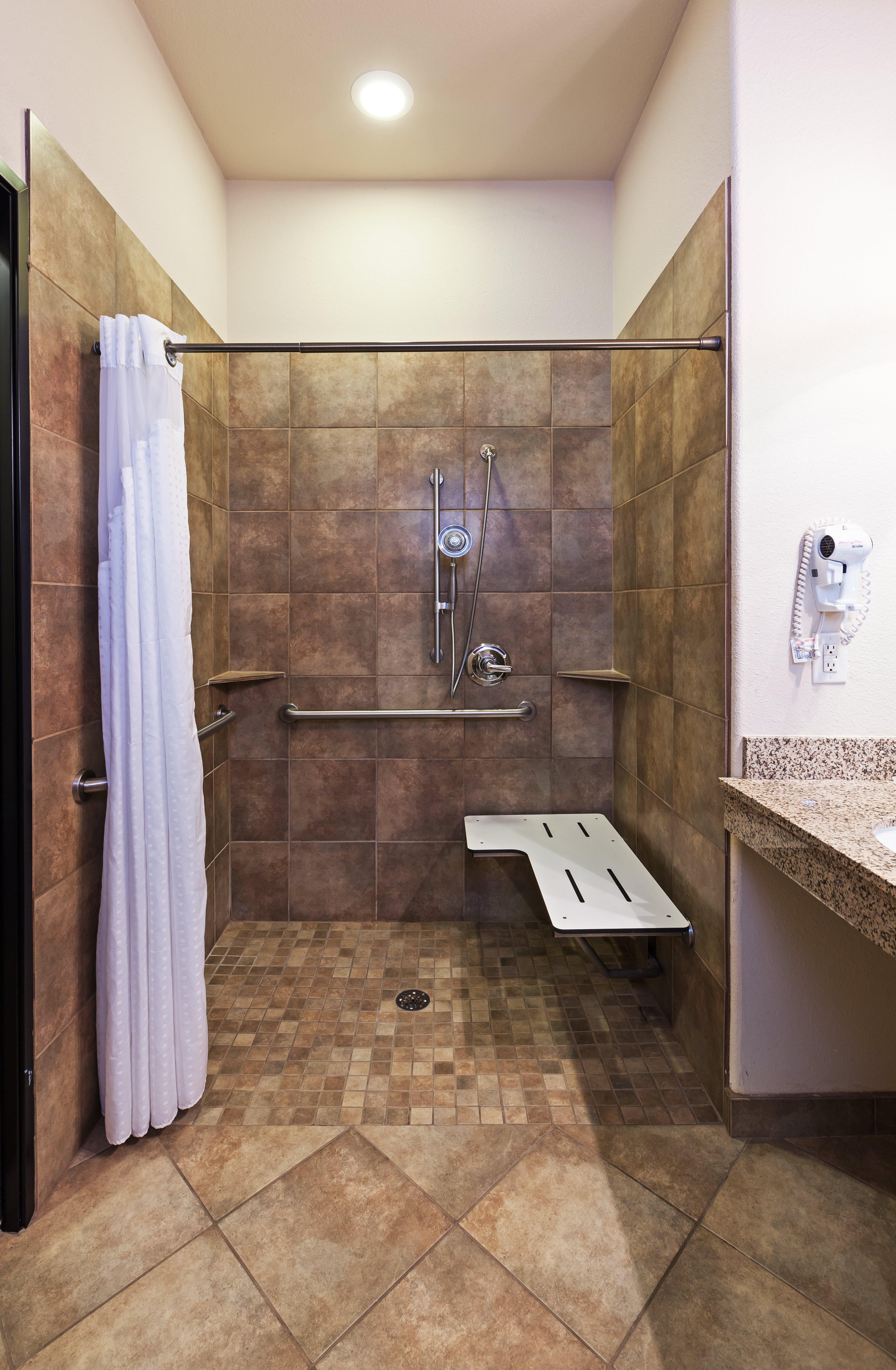 Holiday Inn Express & Suites Brady By Ihg Eksteriør billede