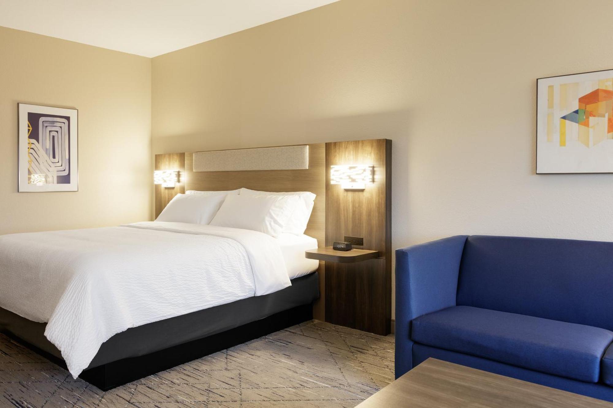 Holiday Inn Express & Suites Brady By Ihg Eksteriør billede