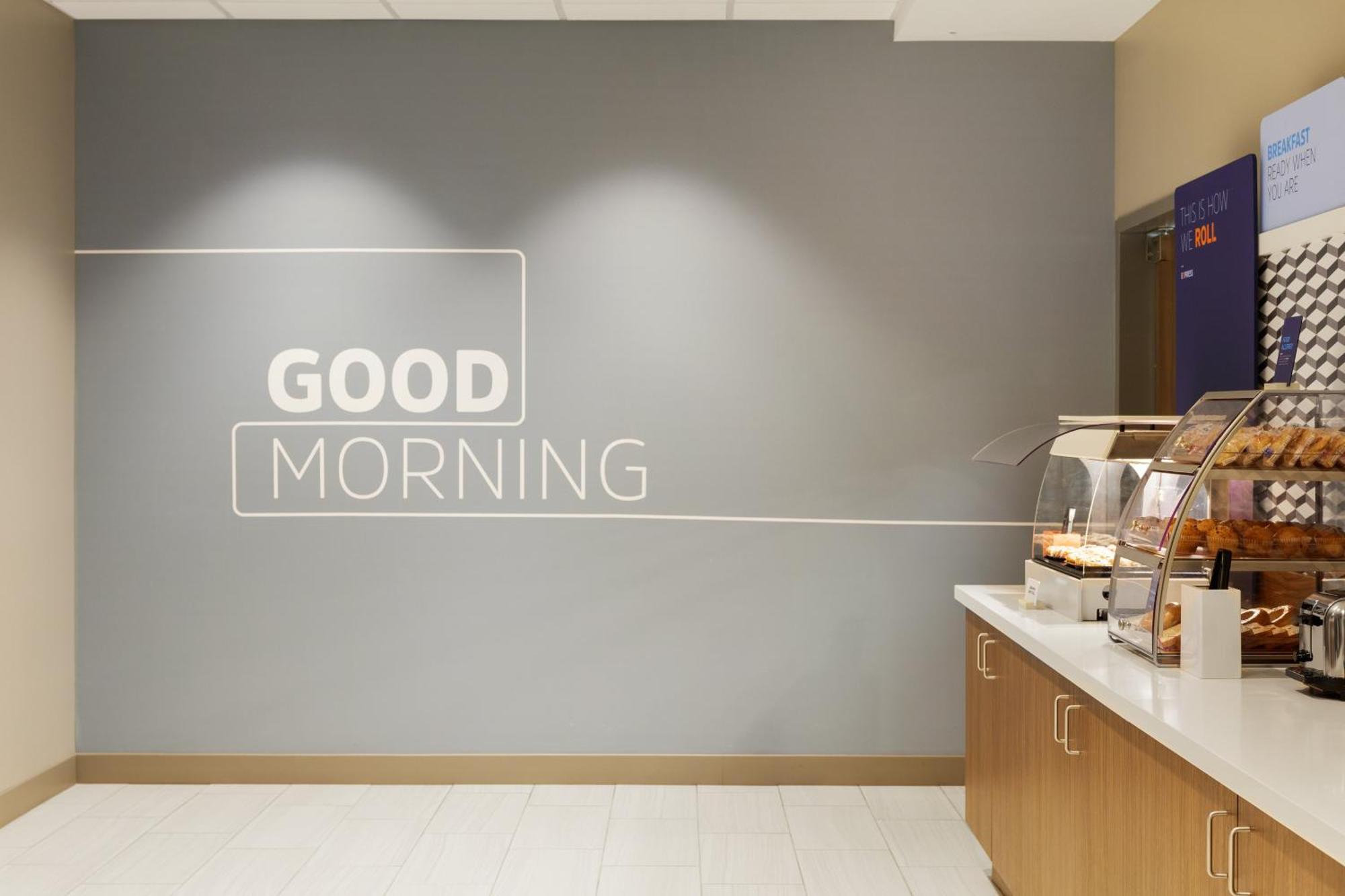 Holiday Inn Express & Suites Brady By Ihg Eksteriør billede