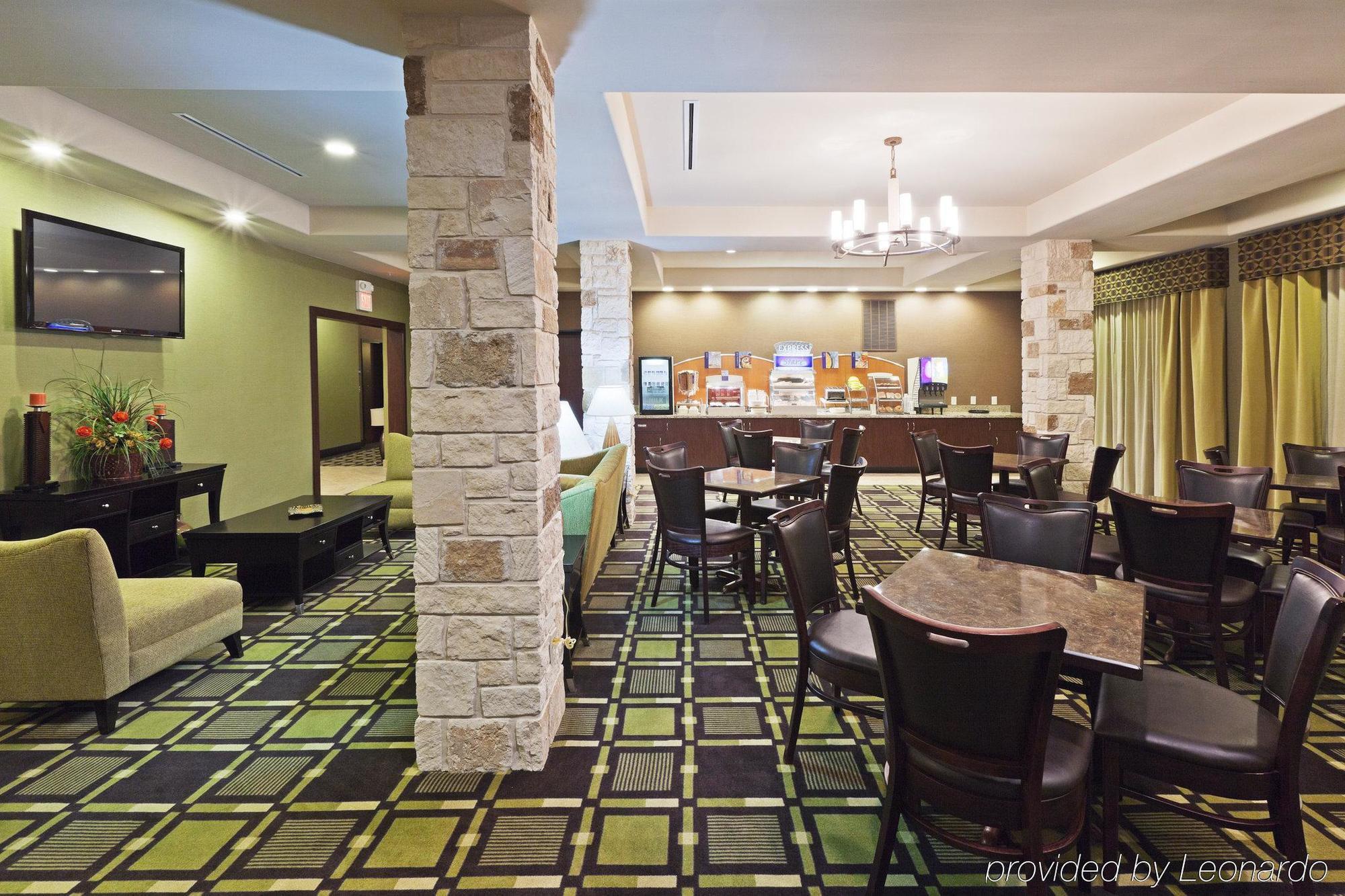 Holiday Inn Express & Suites Brady By Ihg Restaurant billede