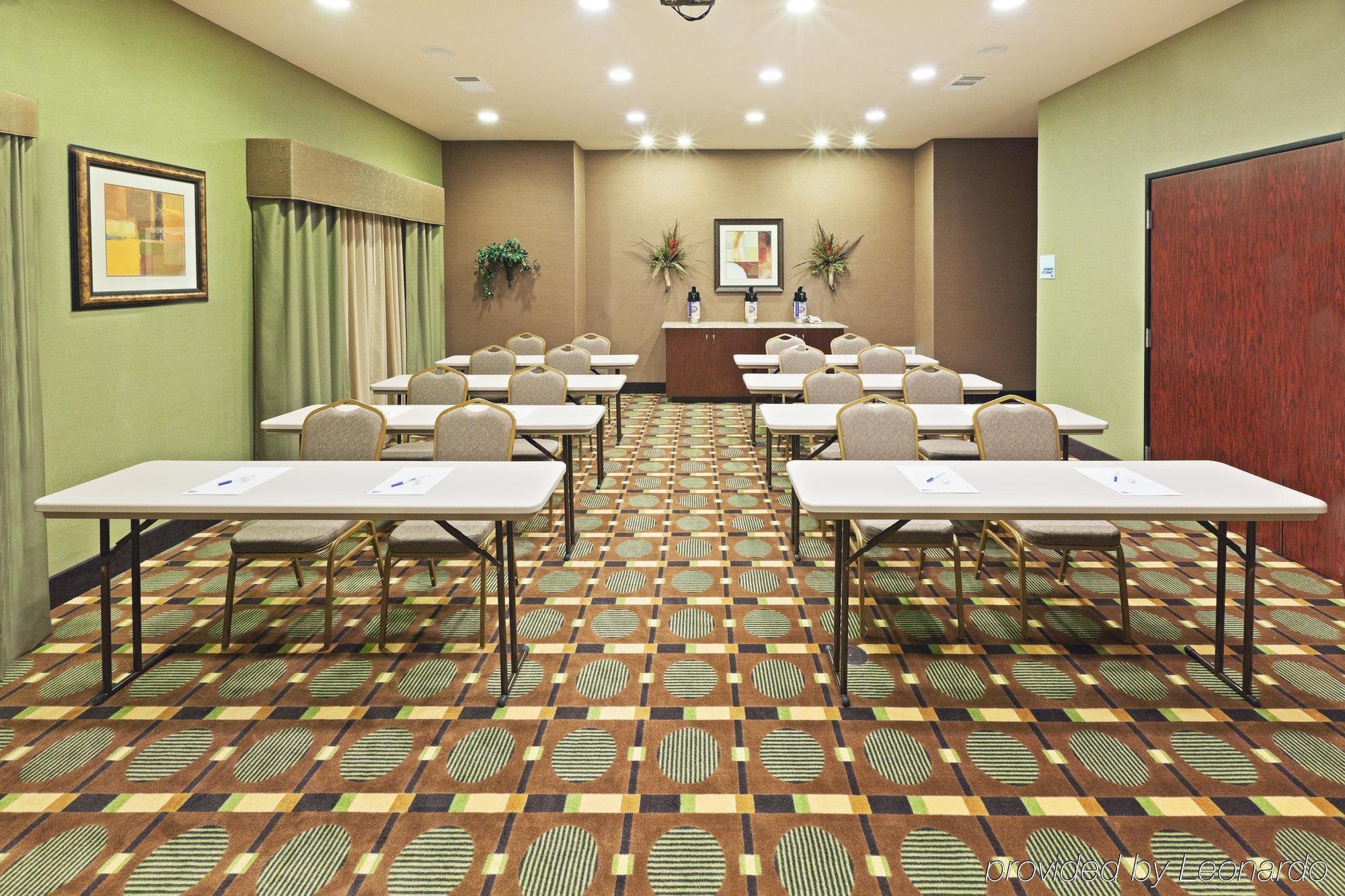 Holiday Inn Express & Suites Brady By Ihg Faciliteter billede