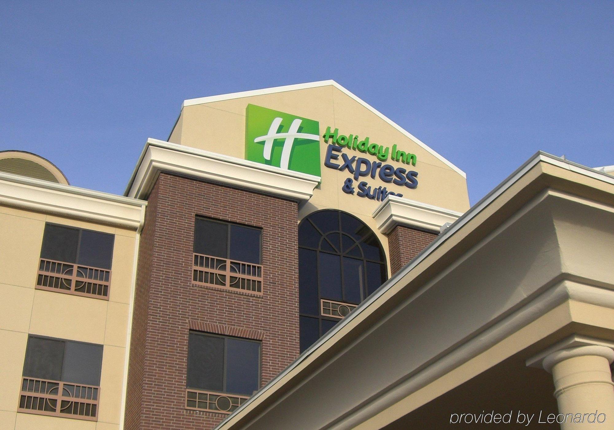 Holiday Inn Express & Suites Brady By Ihg Eksteriør billede