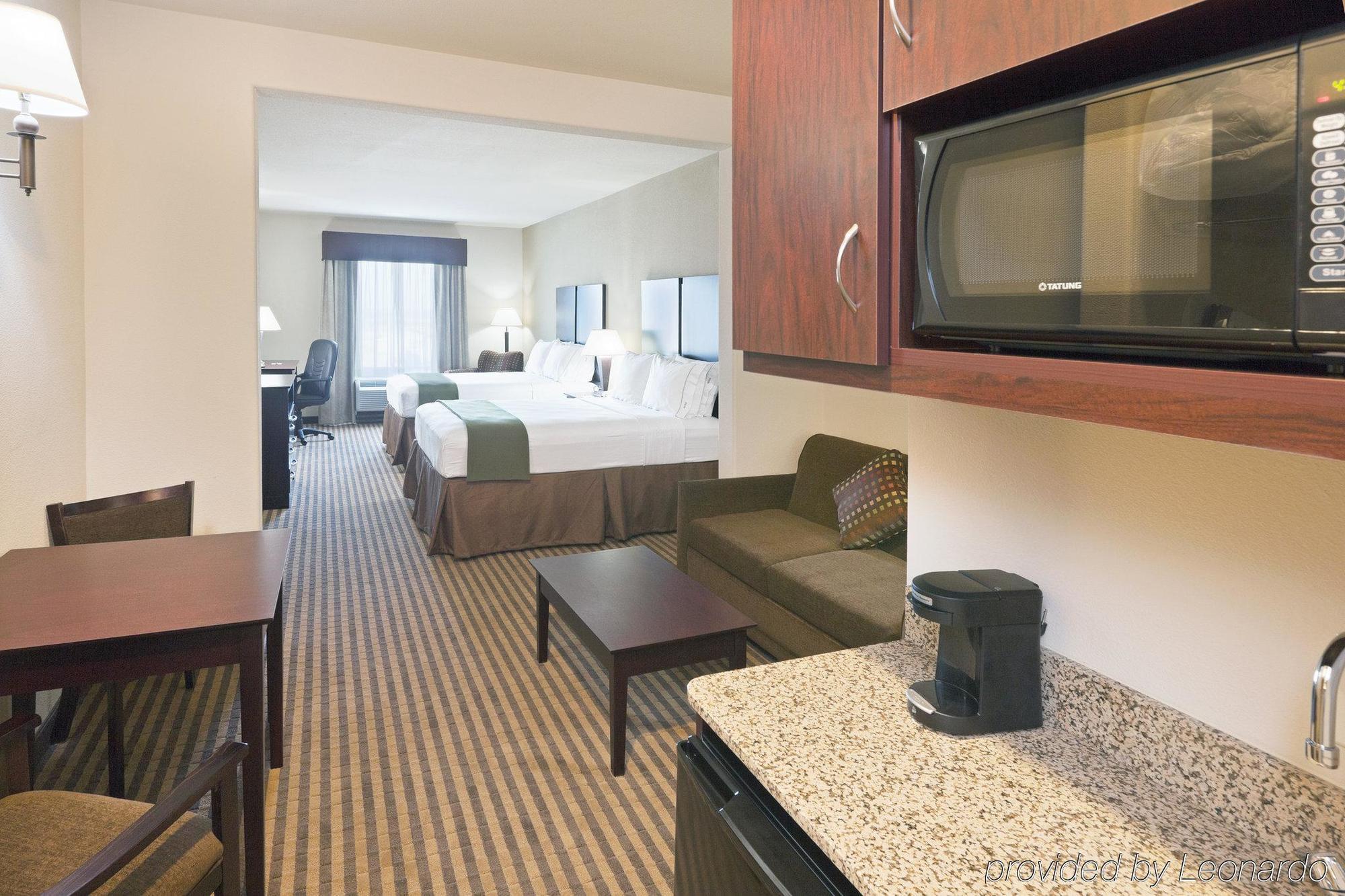 Holiday Inn Express & Suites Brady By Ihg Værelse billede