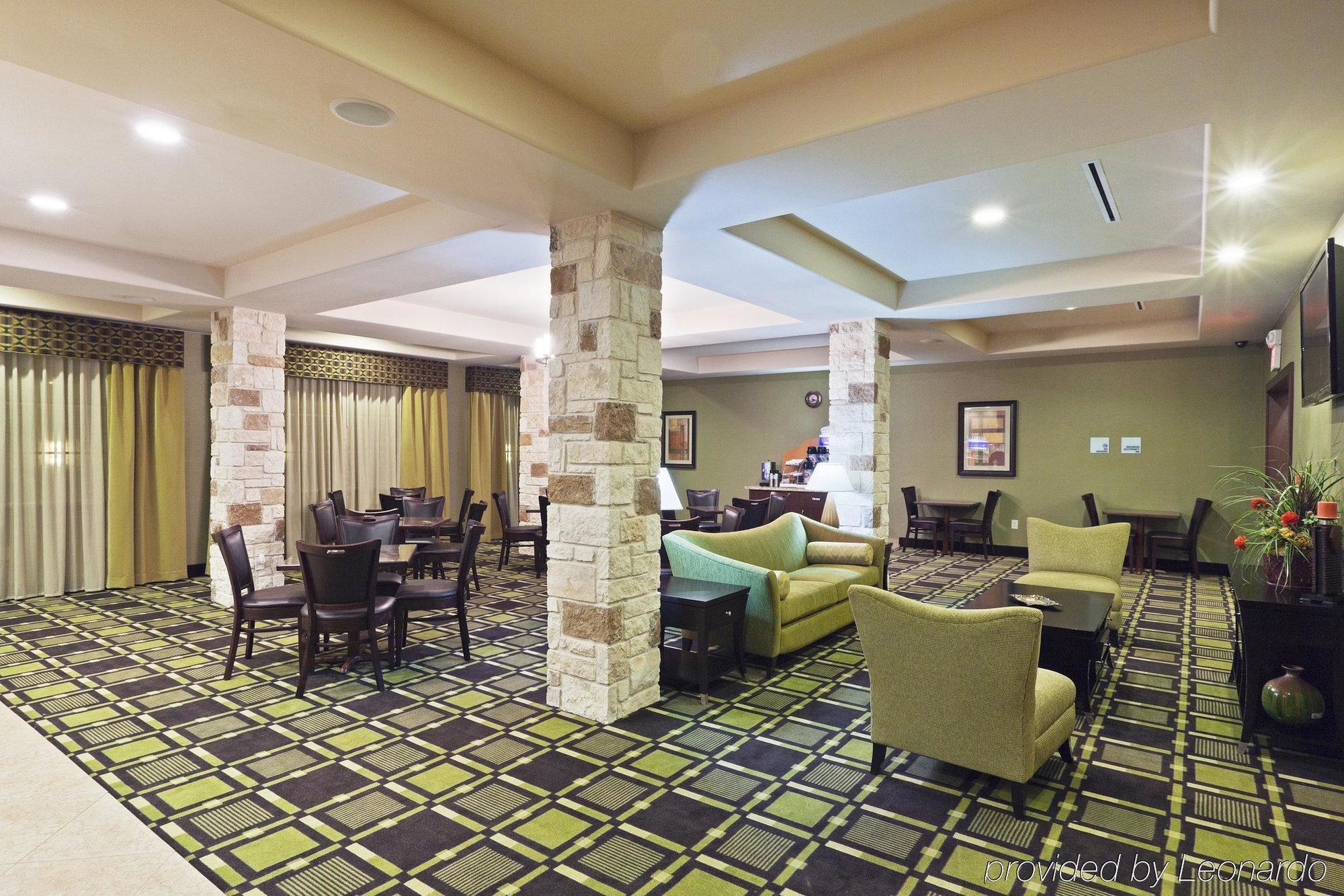 Holiday Inn Express & Suites Brady By Ihg Interiør billede