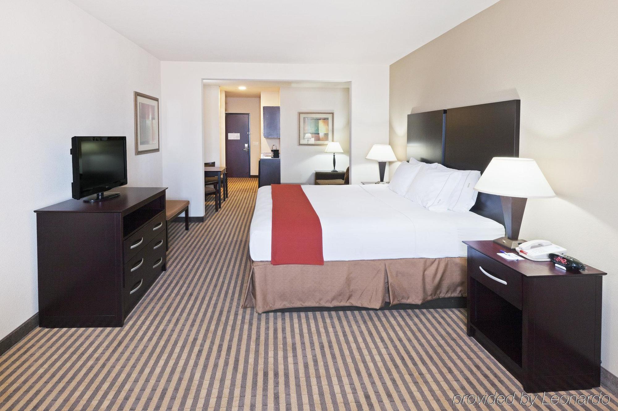Holiday Inn Express & Suites Brady By Ihg Værelse billede