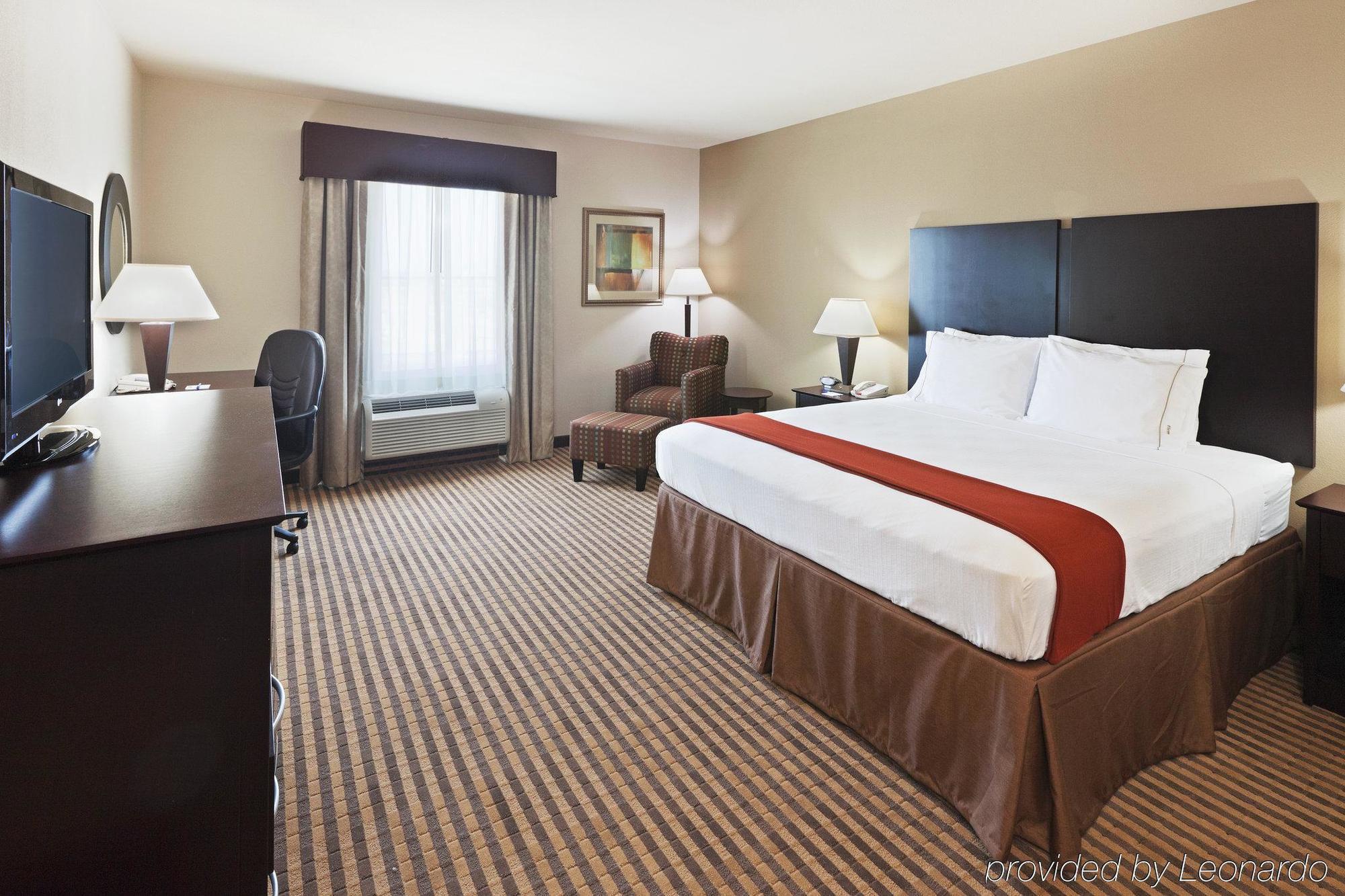 Holiday Inn Express & Suites Brady By Ihg Værelse billede