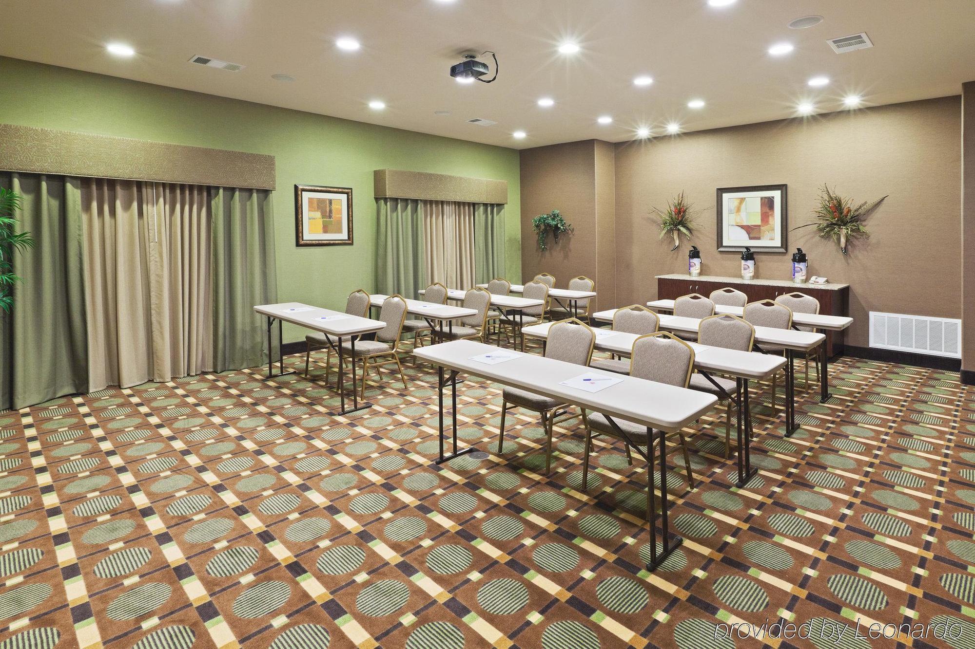 Holiday Inn Express & Suites Brady By Ihg Faciliteter billede