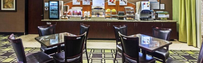 Holiday Inn Express & Suites Brady By Ihg Eksteriør billede